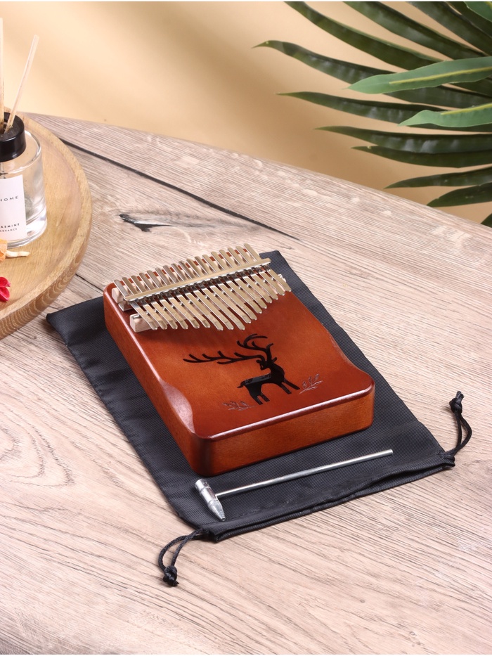 Сувенирный музыкальный инструмент «Калимба», 15×12×4 см, дерево сурен, сталь