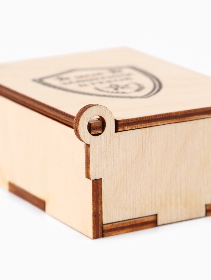 Коробка подарочная деревянная «Мой защитник» 8.5×6×3.5 см