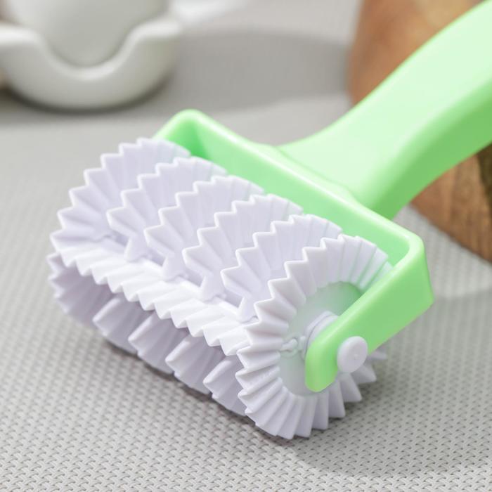 Валик для нарезки теста Доляна «Яркий», 17×8×4.5 см, фактурный, зелёный