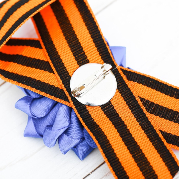 Значок с георгиевской лентой на День Победы «9 Мая»