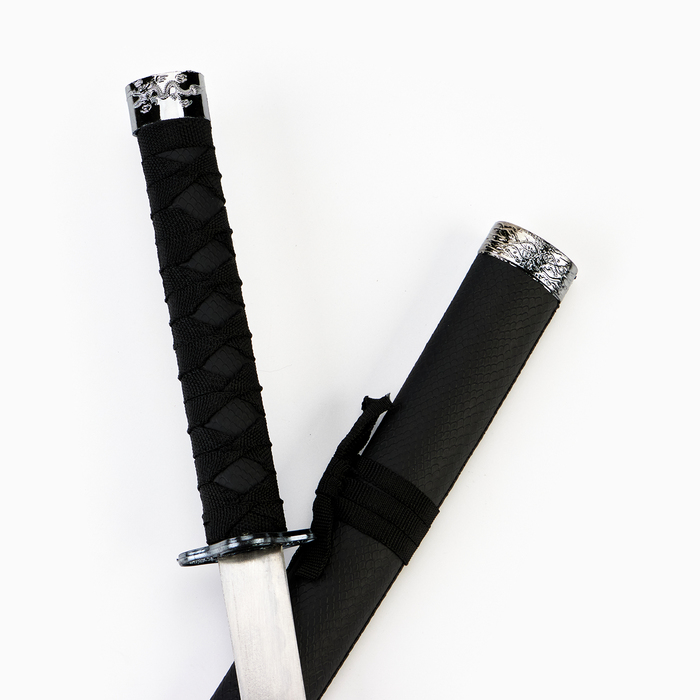 Макет оружия «Сувенирная катана на подставке», чёрные ножны под змеиную кожу, 70 см, клинок 31 см