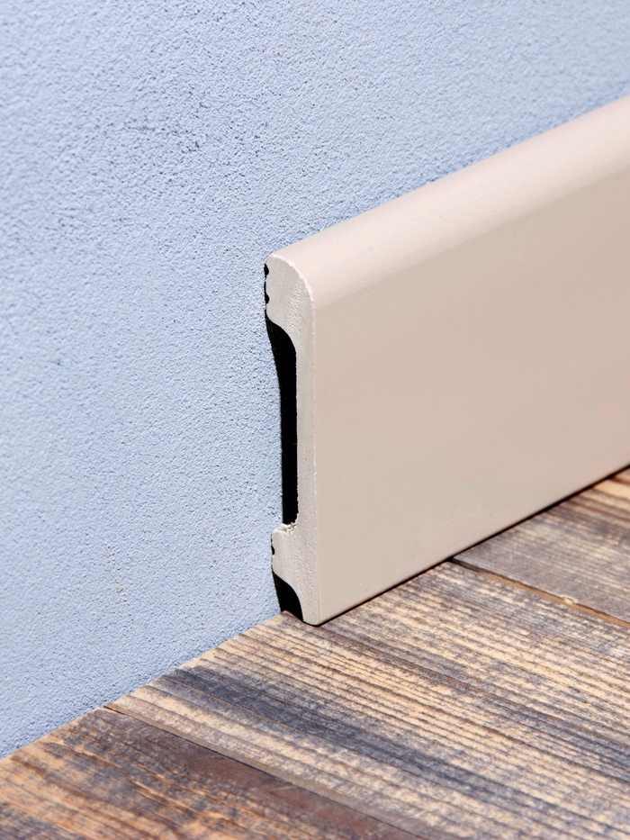 Плинтус напольный «Солид» 8 UHD 05/80, 13×80×2400 мм, цвет песочный