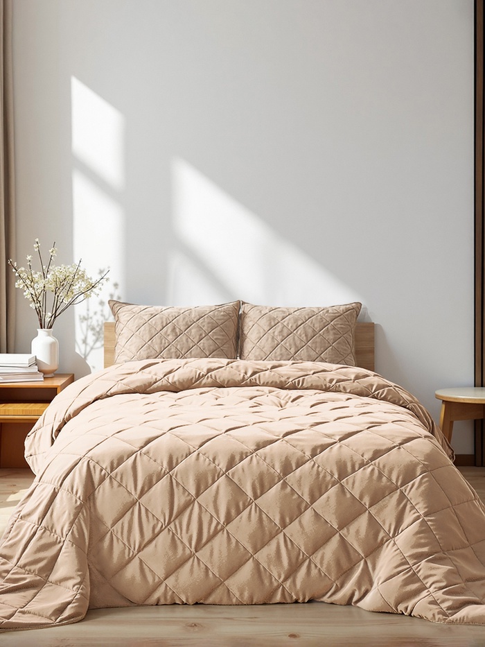 Комплект спальный: покрывало 220×240±5 см, наволочка 50×70+4 см (2 шт.), бежевый, велюр