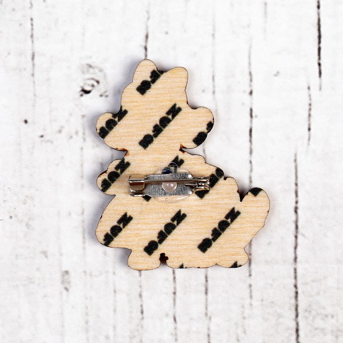 Деревянный значок «Мисс Пря»