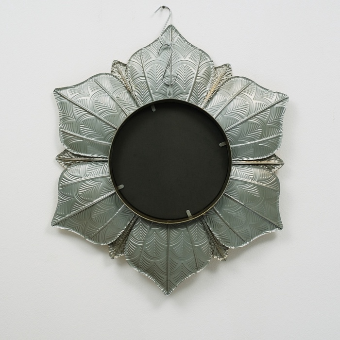 Декор настенный с зеркалом «Цветок с тиснением», панно металл под золото, 69×79×7 см