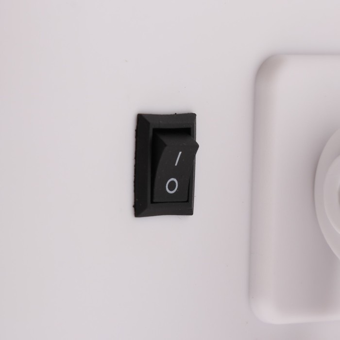 Зеркало ENERGY EN-704, подсветка, 26×17×12 см, от батареек 4хАА