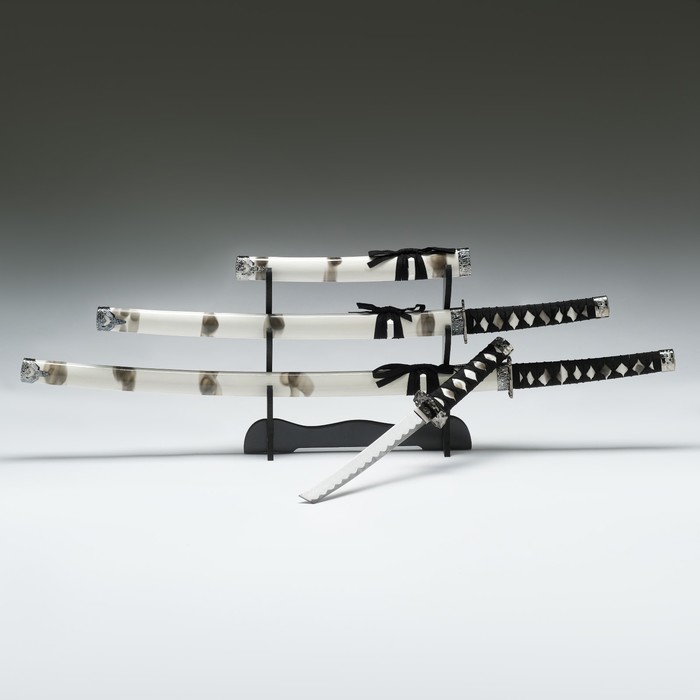 Макет оружия «Сувенирные катаны на подставке 3в1. Белая дымка глянец», подарочный набор, ножны дерево, 51 см; 77 см; 104 см