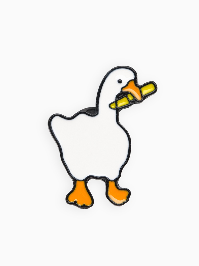 Значок «Гусь» с ножом, цвет бело-оранжевый в чёрном металле