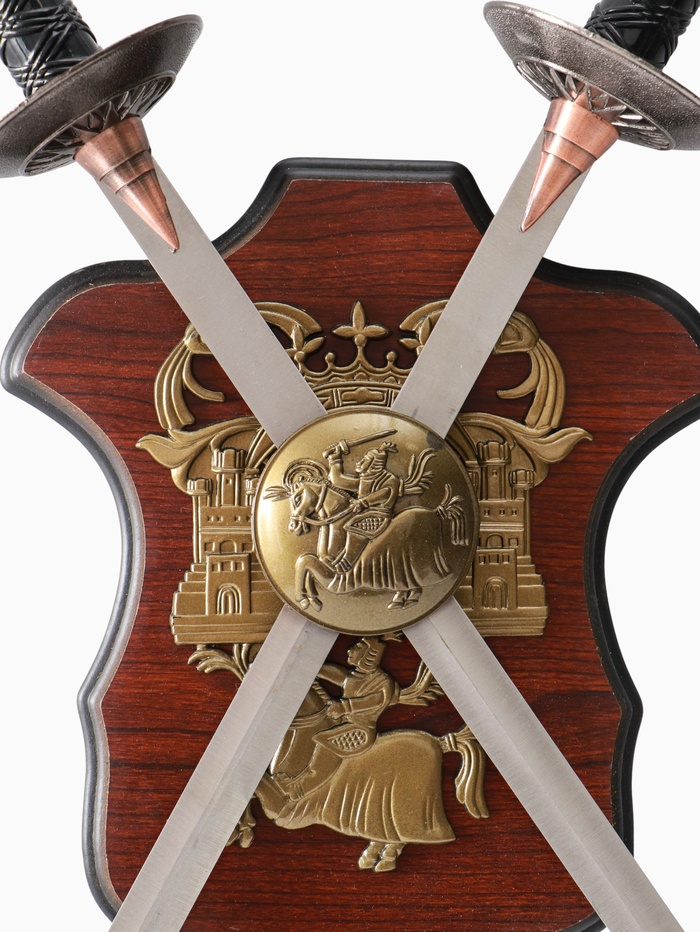 Панно на стену «Макет оружия: сувенирные мечи на планшете. Рыцарский турнир», декор настенный, 85 см