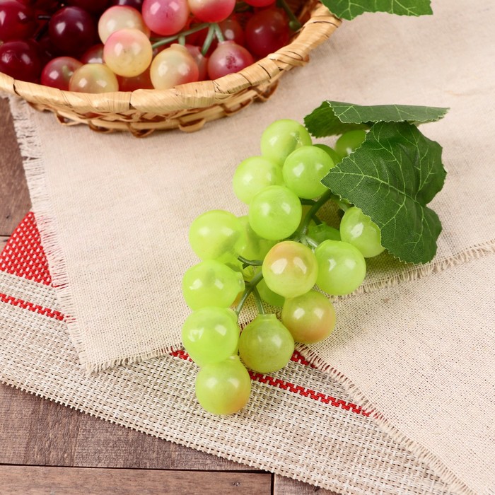 Муляж «Виноград матовый», 22 ягоды, 12 см, МИКС