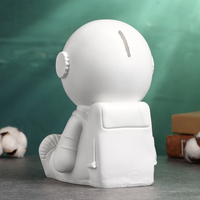 Копилка для денег «Космонавт», гипс, белый, 18 см