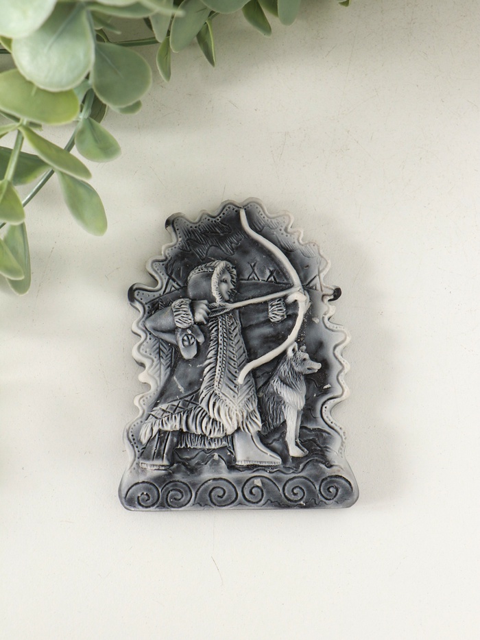 Магнит на холодильник «Охотник с луком (барельеф)», 8 см