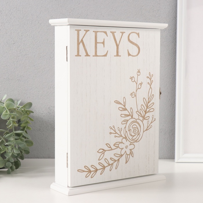 Ключница настенная «Веточка цветочная», дерево, 6 крючков, состаренный белый, 6×22×30 см