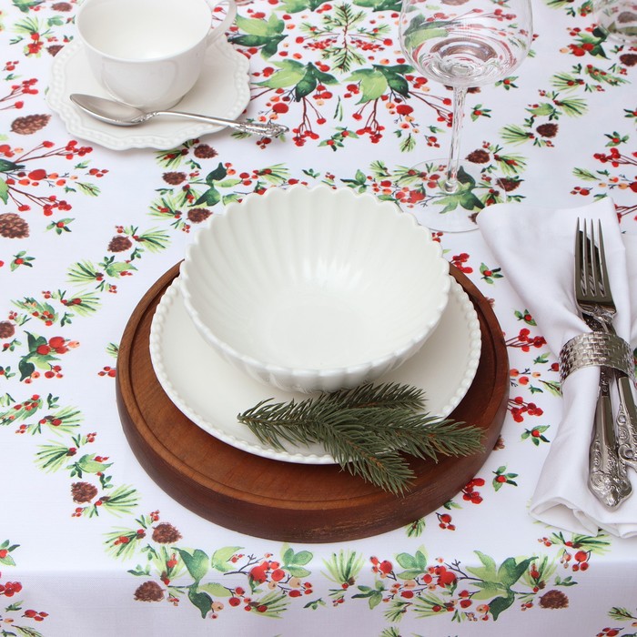 Скатерть Доляна «Хвойный узор» 145×220 см, 100% п/э