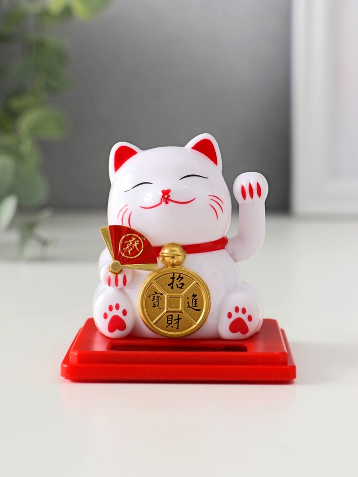 Маятник настольный антистресс «Белый Манэки-нэко с веером и монеткой», пластик, 5×5×5 см