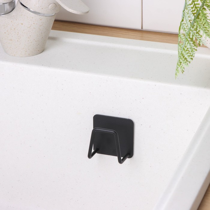 Держатель универсальный Доляна, на липучке, чёрный