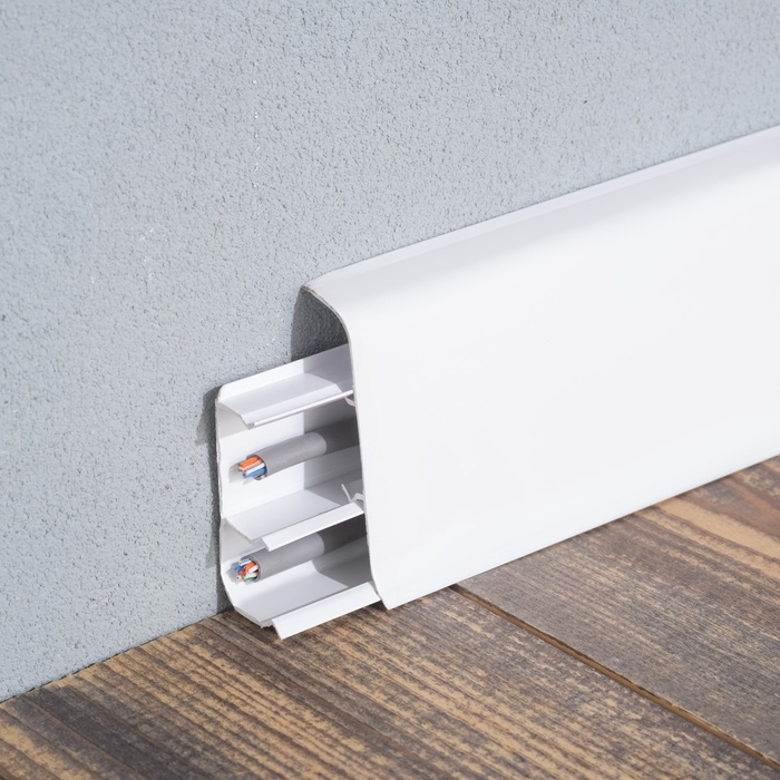 Плинтус напольный «Деконика», 55×2200 мм, цвет 001 белый