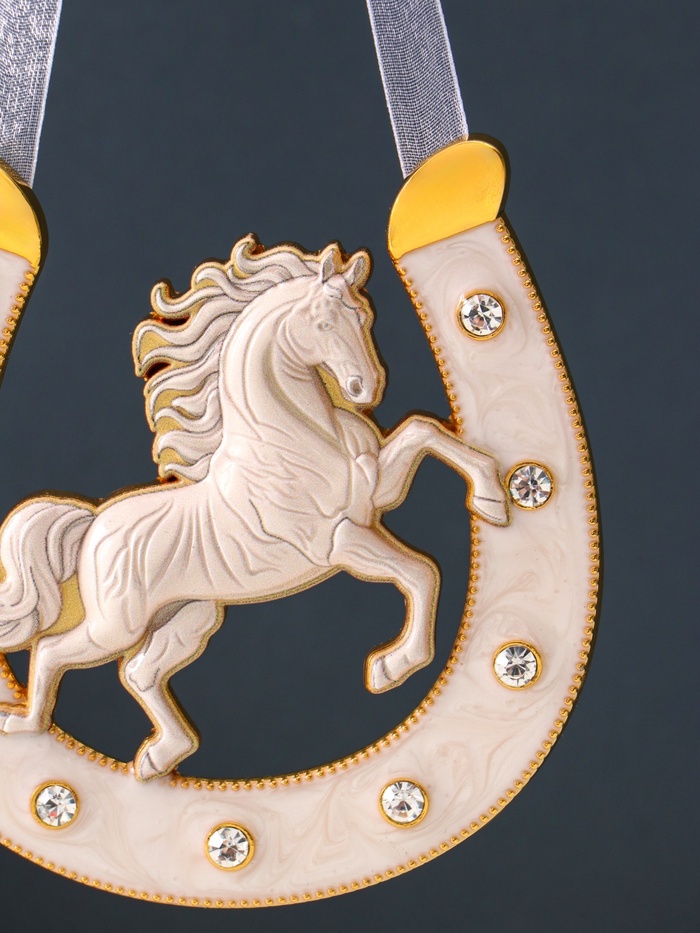 Подкова-оберег «Лошадь белая», панно на стену, 10.5×10.5×0.05 см, эмаль, стразы