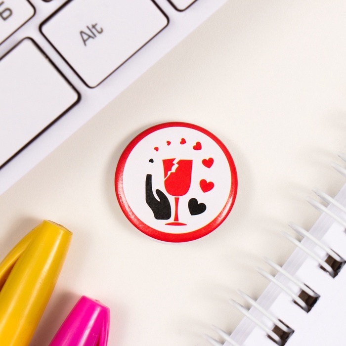 Набор значков на одежду, рюкзак, сумку «Осторожно», 3 шт., d=25 мм, закатные, 7×7 см