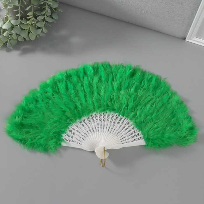 Веер складной «Зелёный», пластик, перо, h=26 см, 25 лопастей, 3×50×26 см