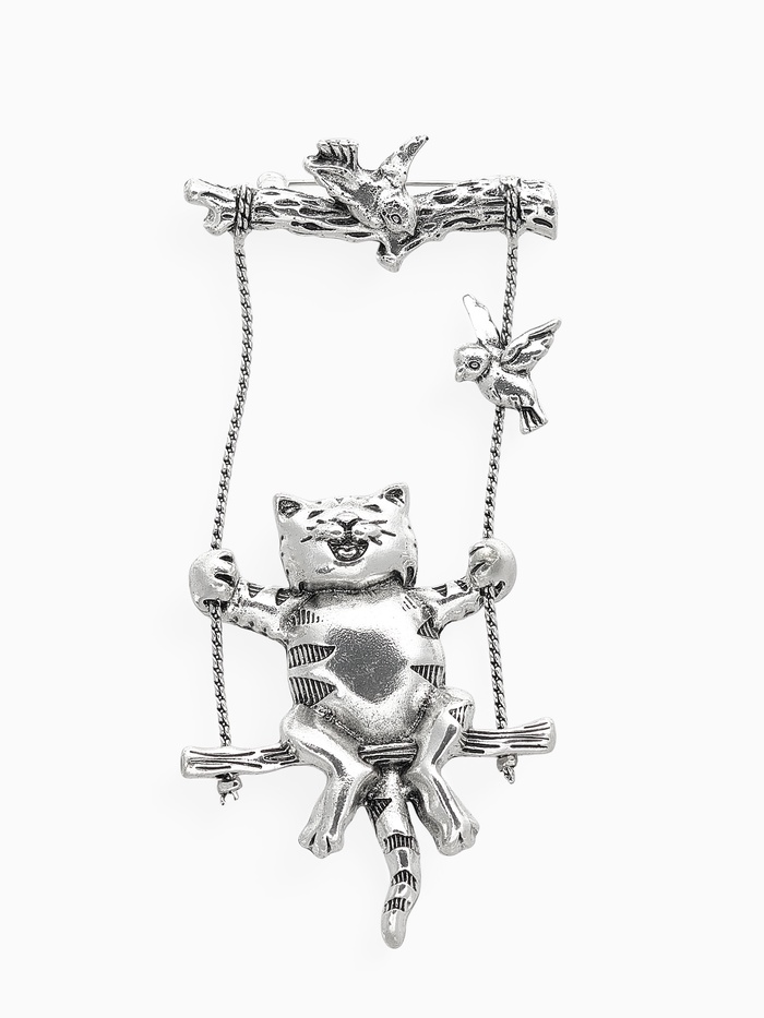 Брошь «Кот на качелях» в чернёном серебре