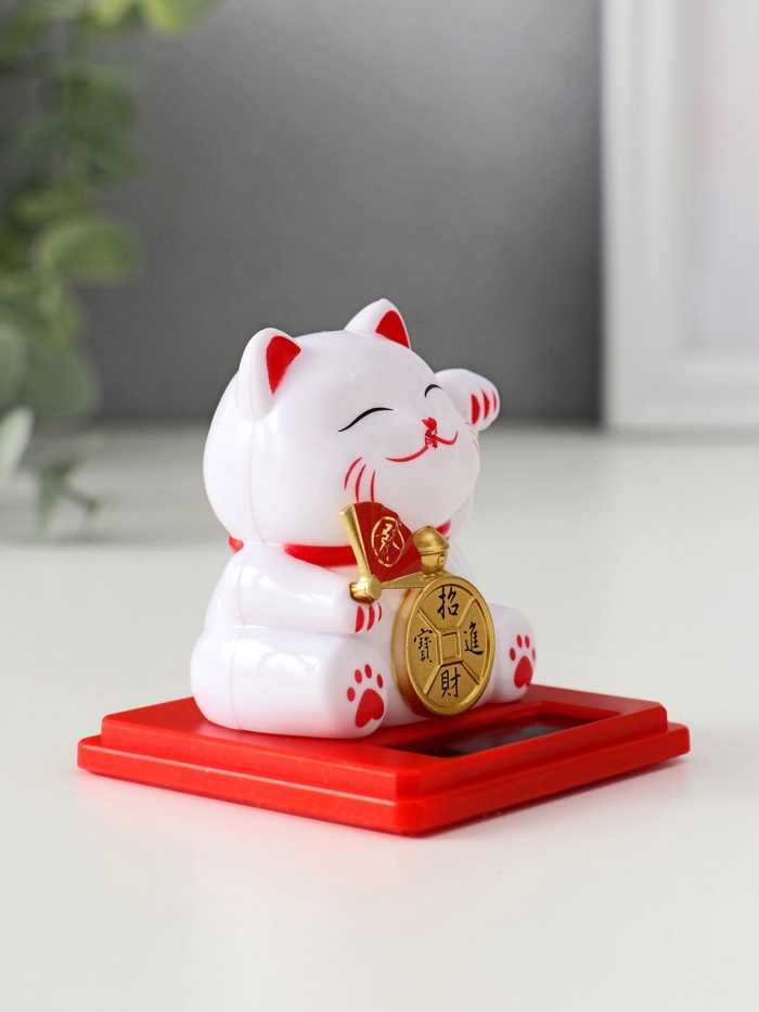 Маятник настольный антистресс «Белый Манэки-нэко с веером и монеткой», пластик, 5×5×5 см