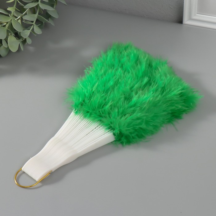 Веер складной «Зелёный», пластик, перо, h=26 см, 25 лопастей, 3×50×26 см