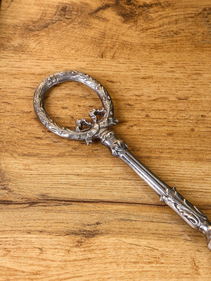 Ложка для обуви «Венок с бантиком», 31 см, латунь