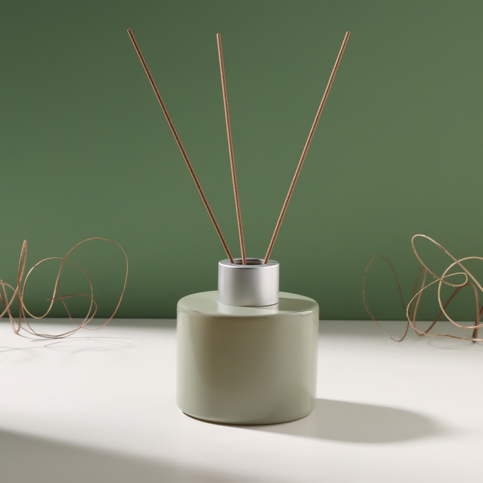 Диффузор для эфирных масел с крышкой «Оливка», глянец 100 мл, 7×7×7.5 см