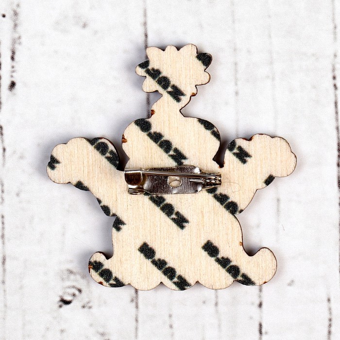 Деревянный значок «Осьми»