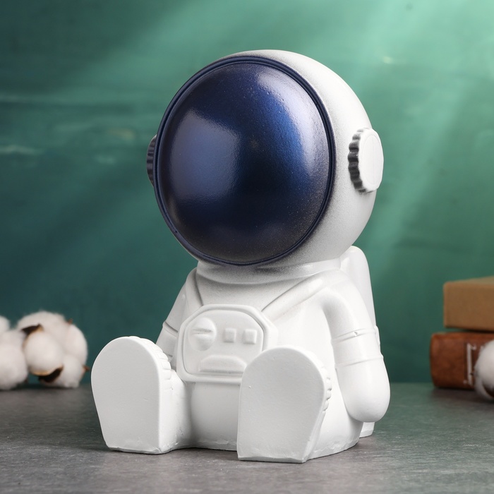 Копилка для денег «Космонавт», гипс, белый, 18 см