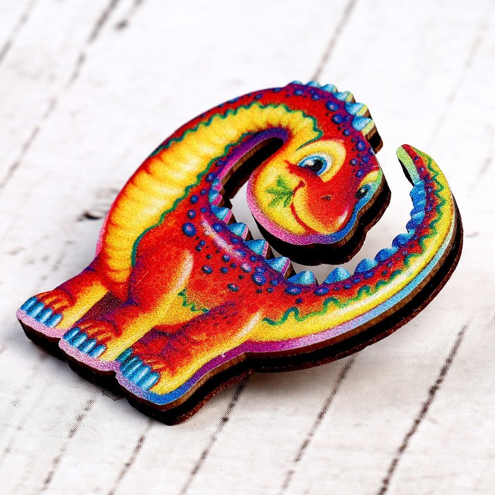 Деревянный значок «Диплодок»