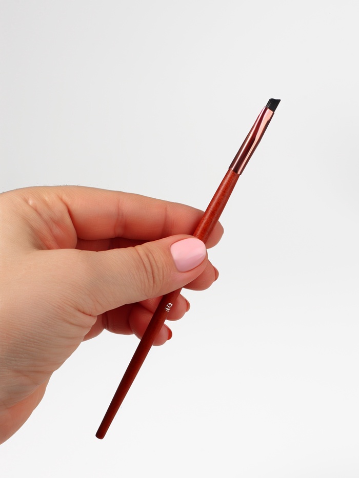 Кисть для макияжа Brush WOOD, скошенная, 16(±1) см, коричневый/золотистый