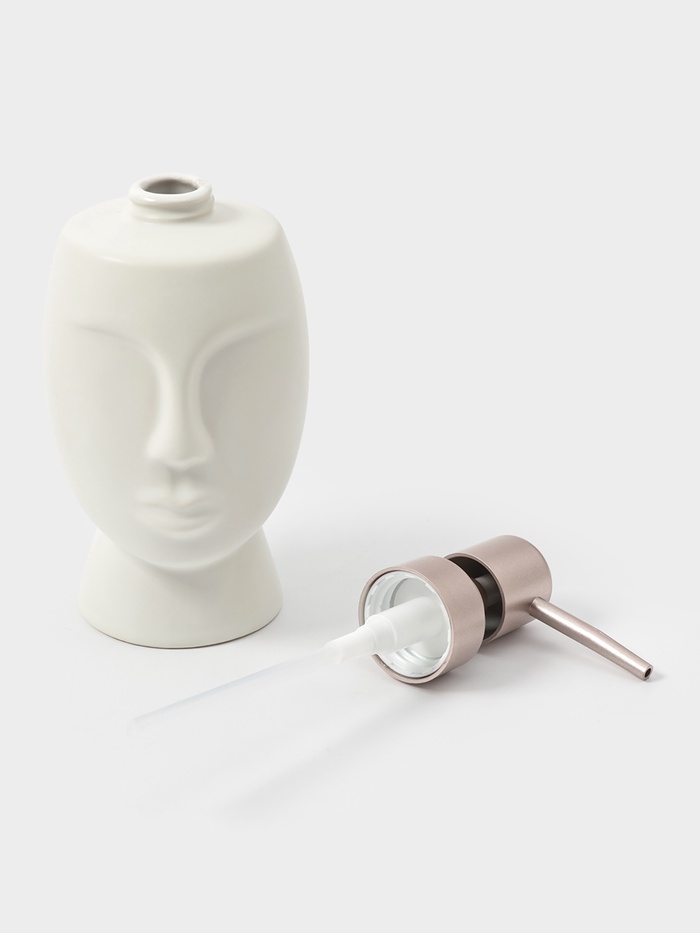 Дозатор для жидкого мыла SAVANNA «Вуду», 240 мл, цвет белый