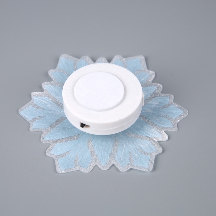 Игрушка световая «Снежинка» 8 см, 1 LED, батарейки LR44×3 (в компл.), мерцание, свечение мульти