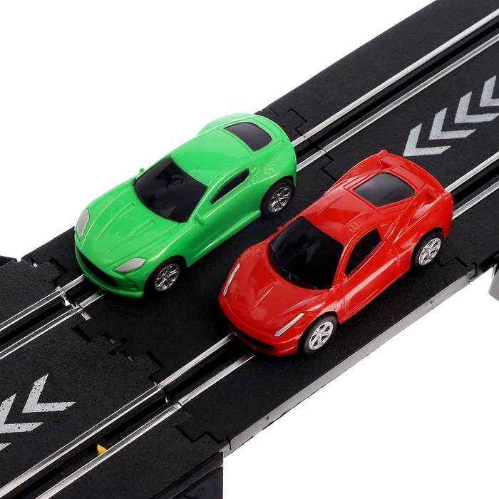 Автотрек «Гонки на суперкарах», с 2 машинами, пульт + ручной генератор, работает от сети