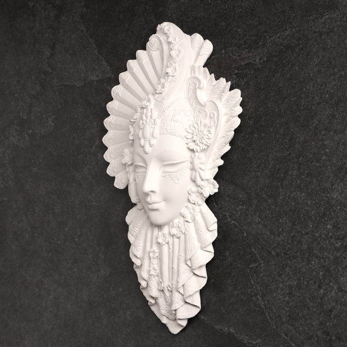 Венецианская маска «Девушка», панно под роспись, гипс, 30 см