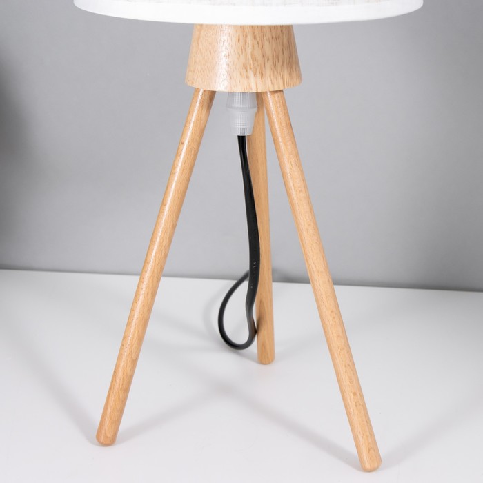 Настольная лампа Илария E27 40 Вт светлое дерево 16×16×37.5 см RISALUX