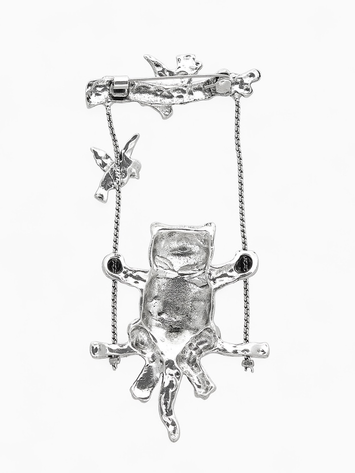 Брошь «Кот на качелях» в чернёном серебре