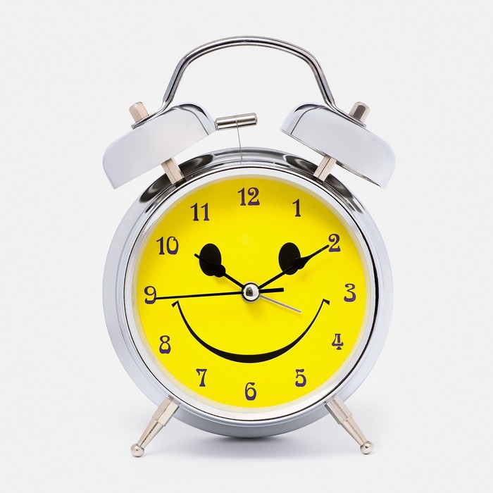Будильник «Смайл», циферблат d=11.5 см, с подсветкой, от батареек 1хАА (не в комплекте), хром