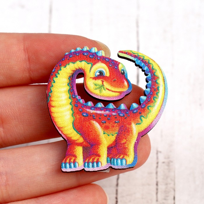 Деревянный значок «Диплодок»