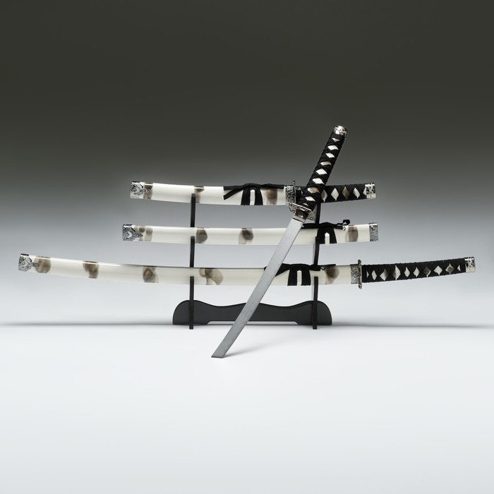 Макет оружия «Сувенирные катаны на подставке 3в1. Белая дымка глянец», подарочный набор, ножны дерево, 51 см; 77 см; 104 см