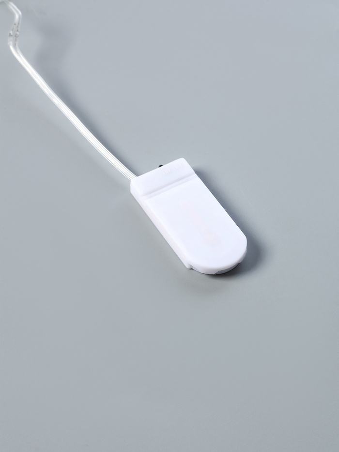 Светодиодная наклейка на окна «Дед Мороз с подарками», 0.5 м, 3 LED, от батареек CR2032×2, свечение тёплое белое