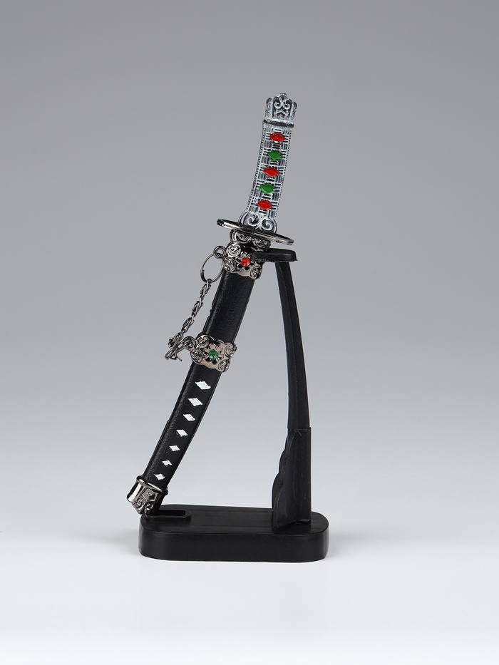 Сувенирное оружие «Катана на подставке», 17 см, МИКС