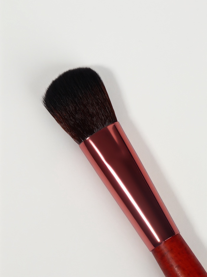 Кисть для макияжа Brush WOOD, 18 (±1) см, коричневая