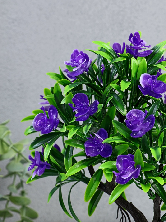 Бонсай в горшке «Деревце с тонкими листьями и цветами», 10×24 см, МИКС