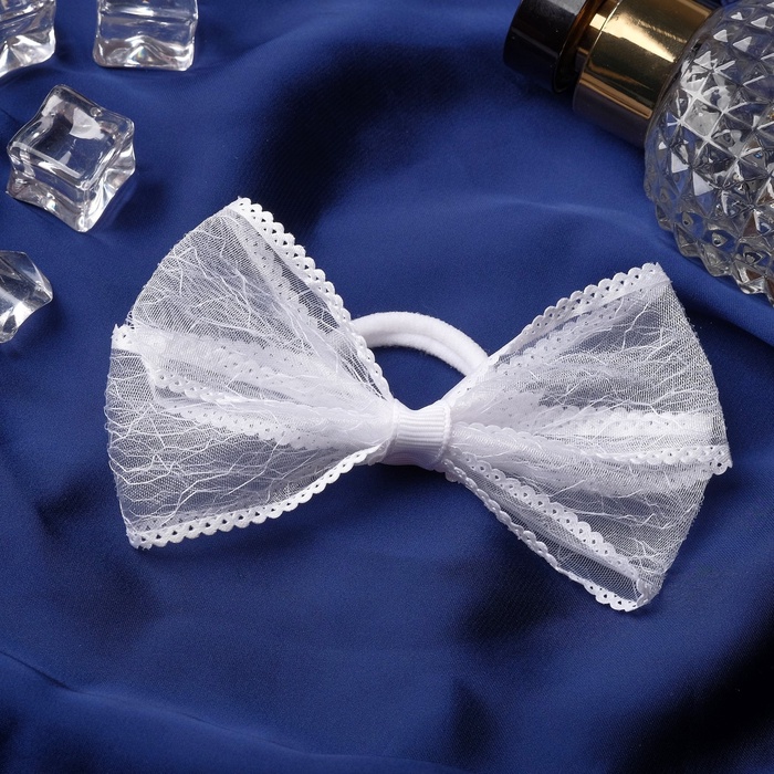 Бант для волос на резинке «Бантик», кружевной край полоски, 9 см, белый