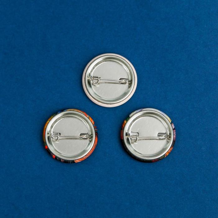 Значки закатные на открытке You are art, d=25 мм