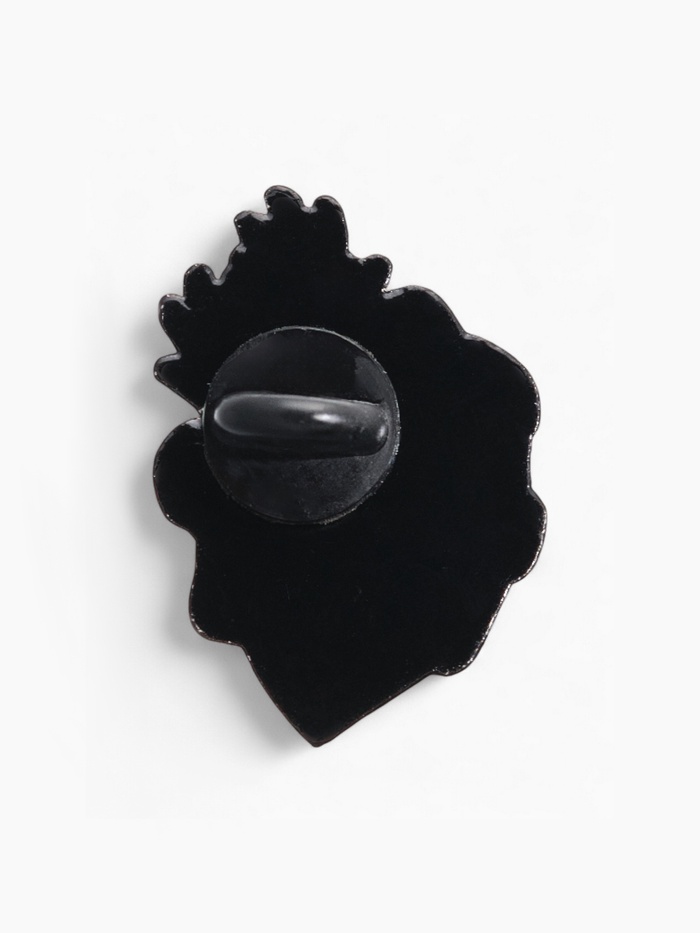 Значок «Сердце» объятие, цвет красный в чёрном металле