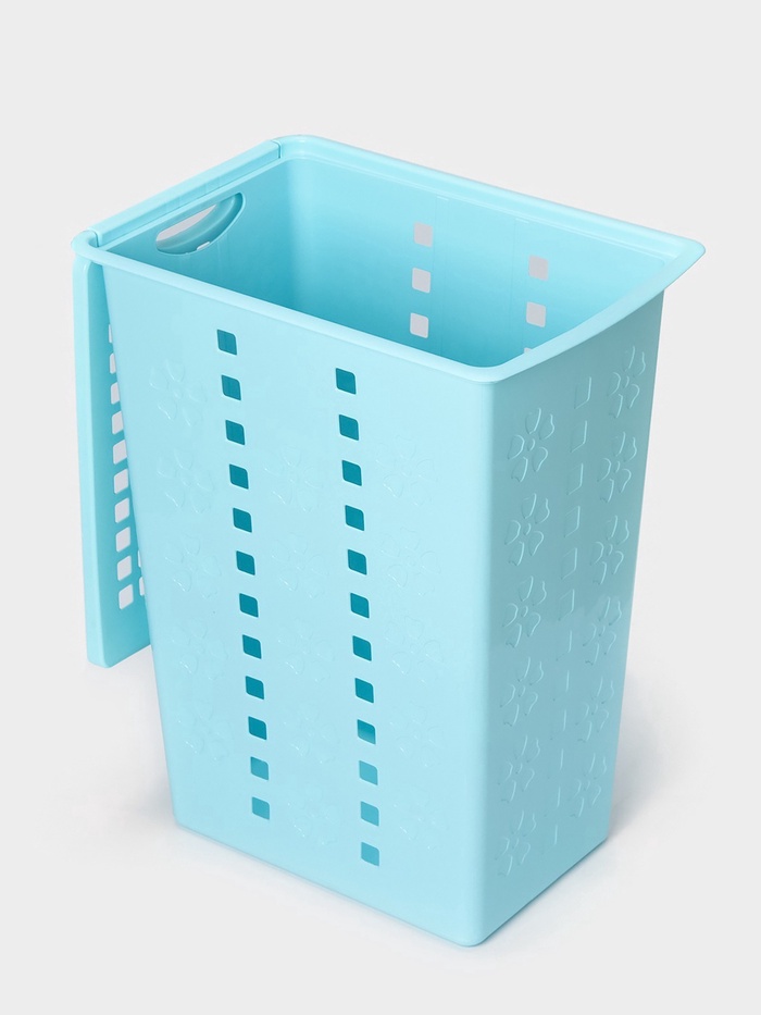 Корзина бельевая «Виолетта», 30 л, 37×25×48 см, с крышкой, голубая
